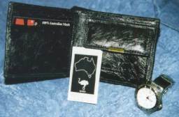 wallet_black_open.jpg (8262 bytes)