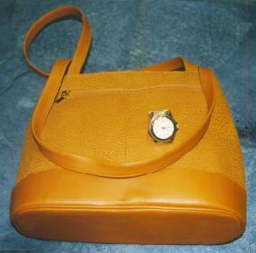 bag_light_brown1.jpg (12216 bytes)